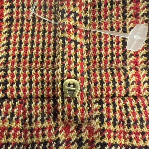 NWT Etienne Aigner 100% Virgin Wool Plaid Skirt size US 4